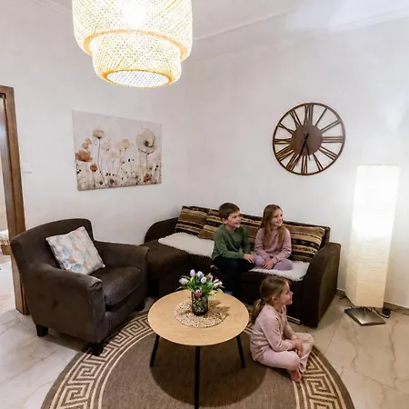 Апартаменты Karlina 100 M2 Terrace Garden *