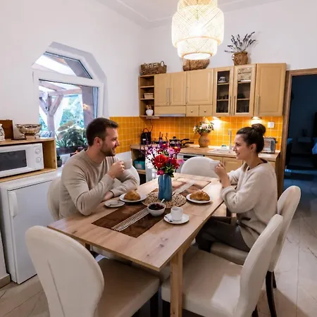 Karlina 100 M2 Terrace Garden Sahy