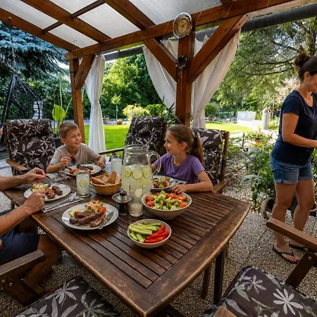 Karlina 100 M2 Terrace Garden Sahy