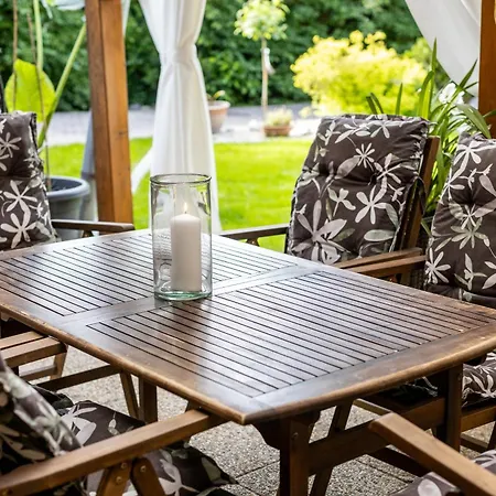 Апартаменты Karlina 100 M2 Terrace Garden Sahy