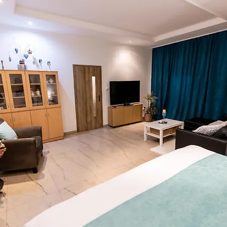 Karlina 100 M2 Terrace Garden