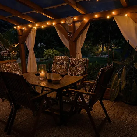 Karlina 100 M2 Terrace Garden